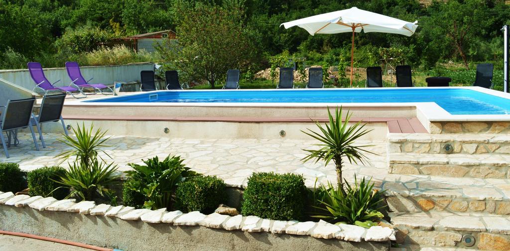 Villa Bubalo Омиш Экстерьер фото