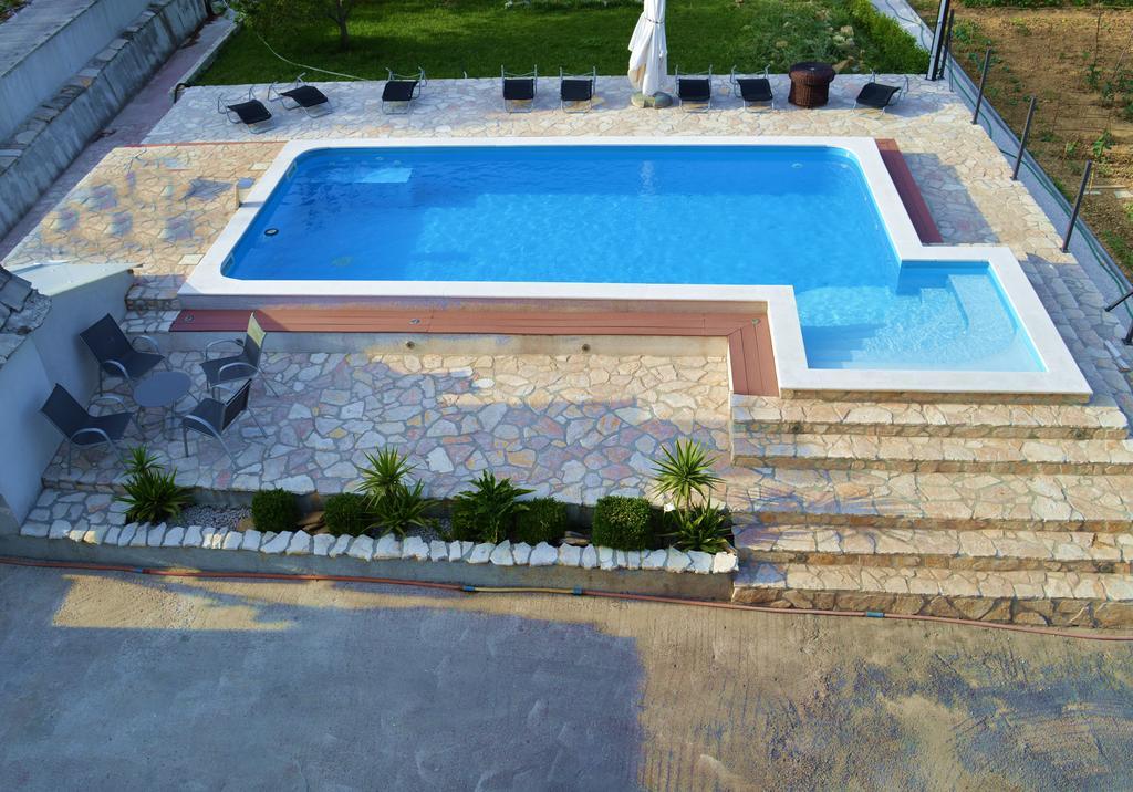 Villa Bubalo Омиш Экстерьер фото